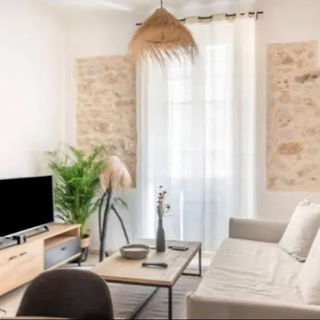 Appartement Cosy In Old Town Near The Beach And Port *