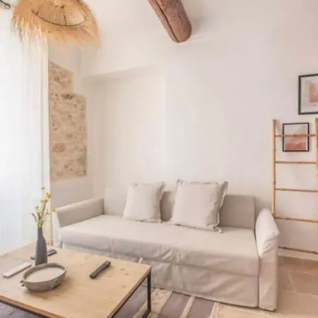 Appartement Cosy In Old Town Near The Beach And Port Antibes