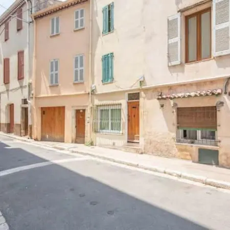 Appartement Cosy In Old Town Near The Beach And Port