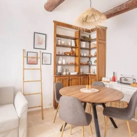 Appartement Cosy In Old Town Near The Beach And Port